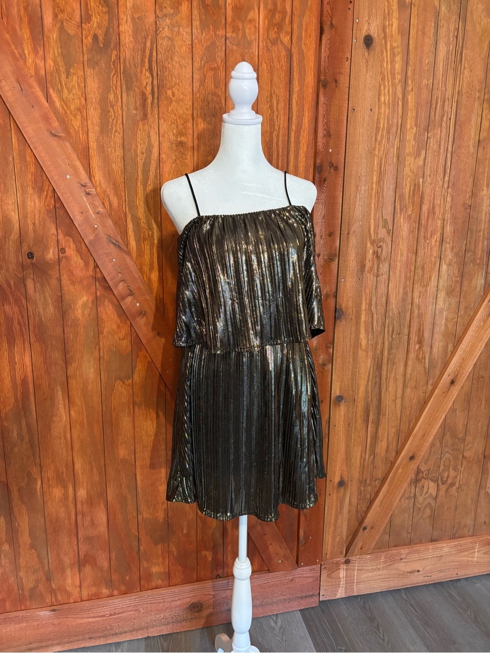 Metallic Pleated Spaghetti Strap Party Dress - Black Gold